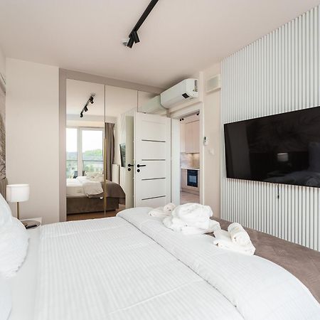 Apartament Delux Kasprowicza 20C Prywatny Parking Basen Sauna Oraz Silownia W Cenie Kolobrzeg Exterior photo