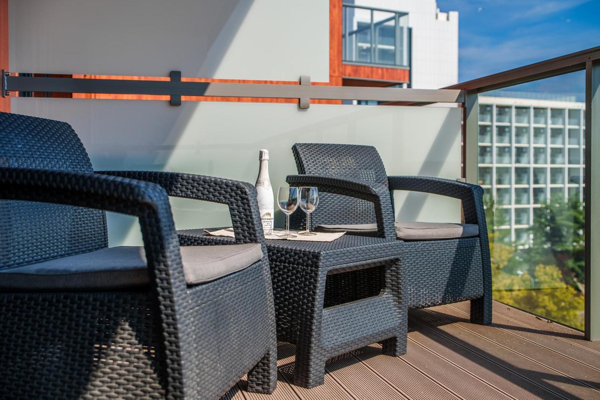 Apartament Delux Kasprowicza 20C Prywatny Parking Basen Sauna Oraz Silownia W Cenie Kolobrzeg Exterior photo